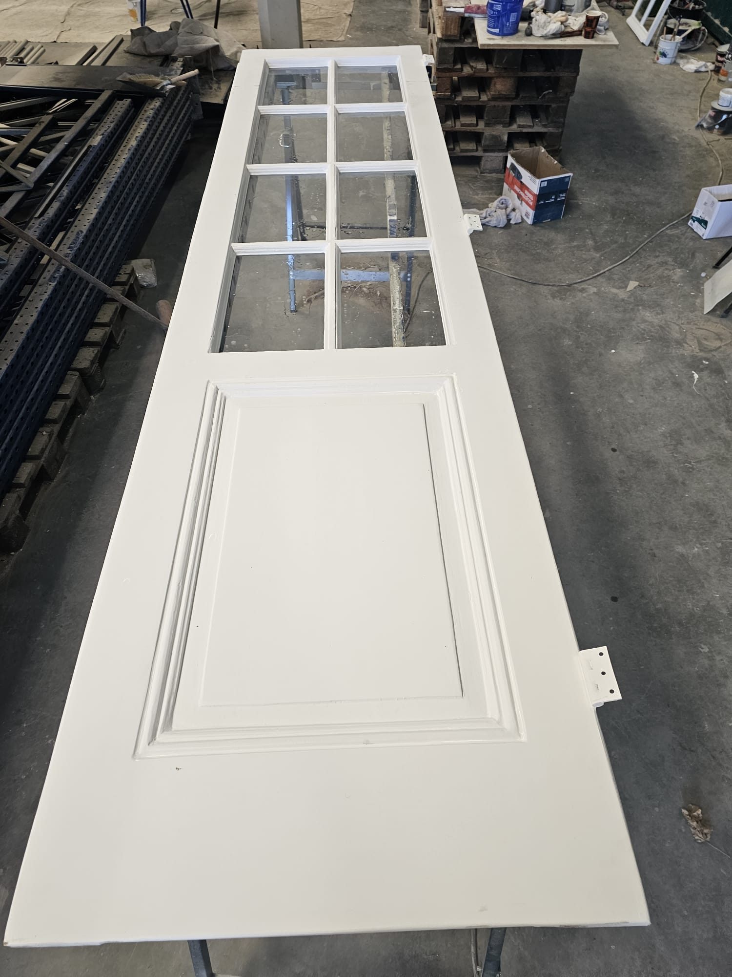Wit gelakte paneeldeur met glas
